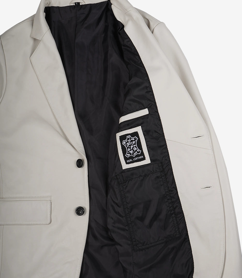 Blazer en cuir blanc cassé à deux boutons avec revers crantés pour homme